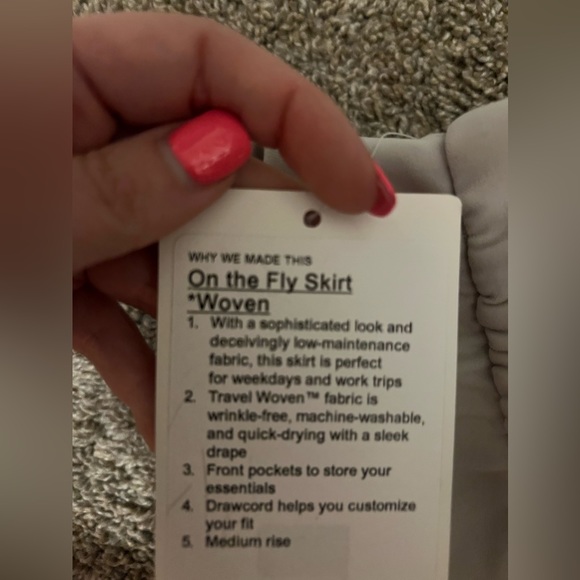 NWT Lululemon On The Fly Skirt *Woven Silverstone SIZE 2 - Picture 9 of 9